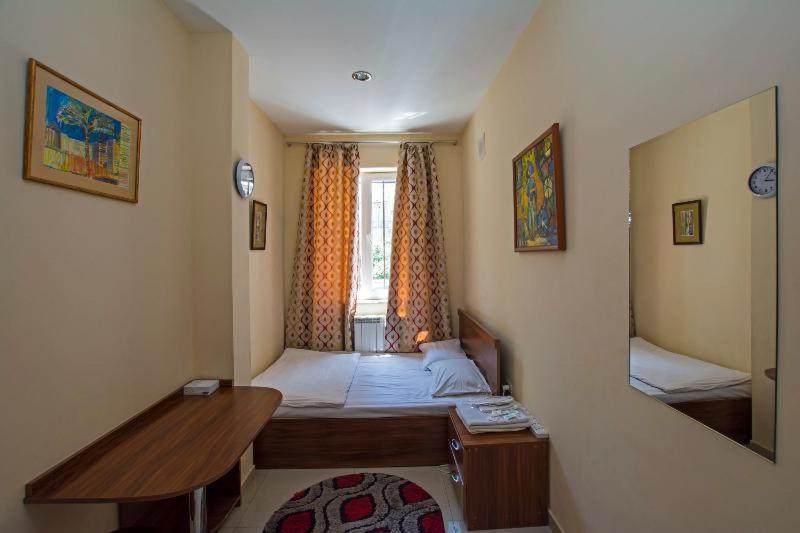 Mini Hotel Ereván Habitación foto