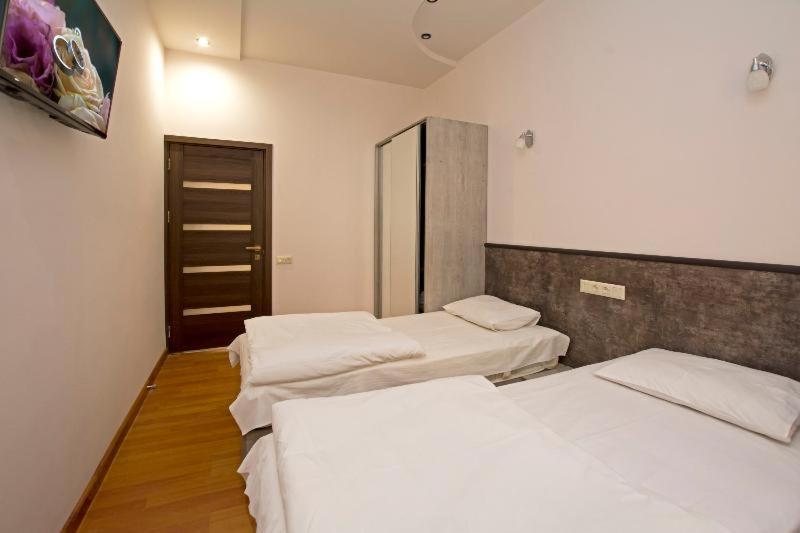 Mini Hotel Ereván Habitación foto